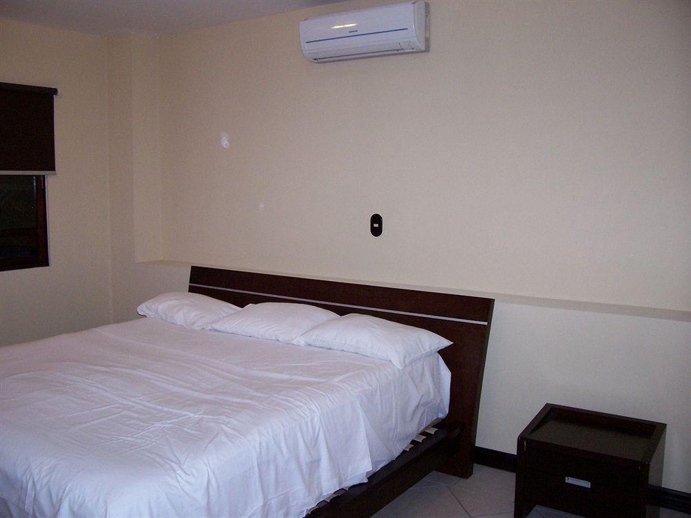 Alajuela Backpackers Airport Hostel Extérieur photo